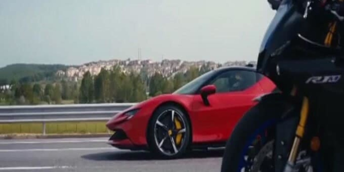 Ferrari SF90 vs Yamaha R1M