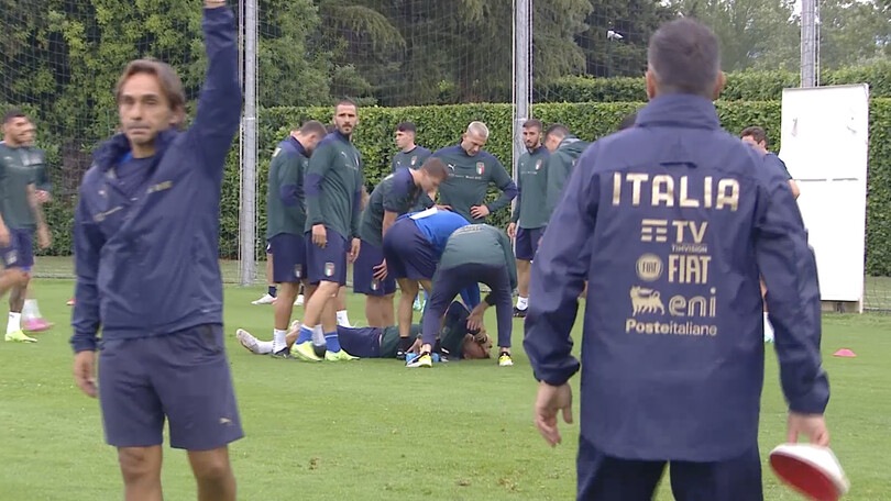 Paura per Immobile: pallonata in faccia durante il torello