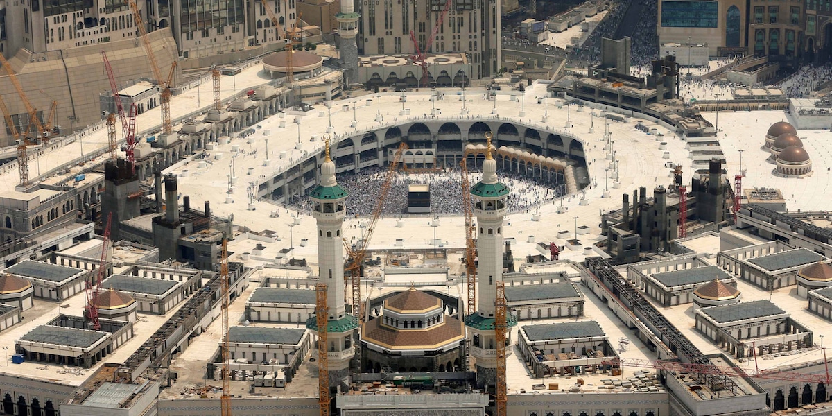 Covid, l'Arabia Saudita blocca i pellegrinaggi a La Mecca