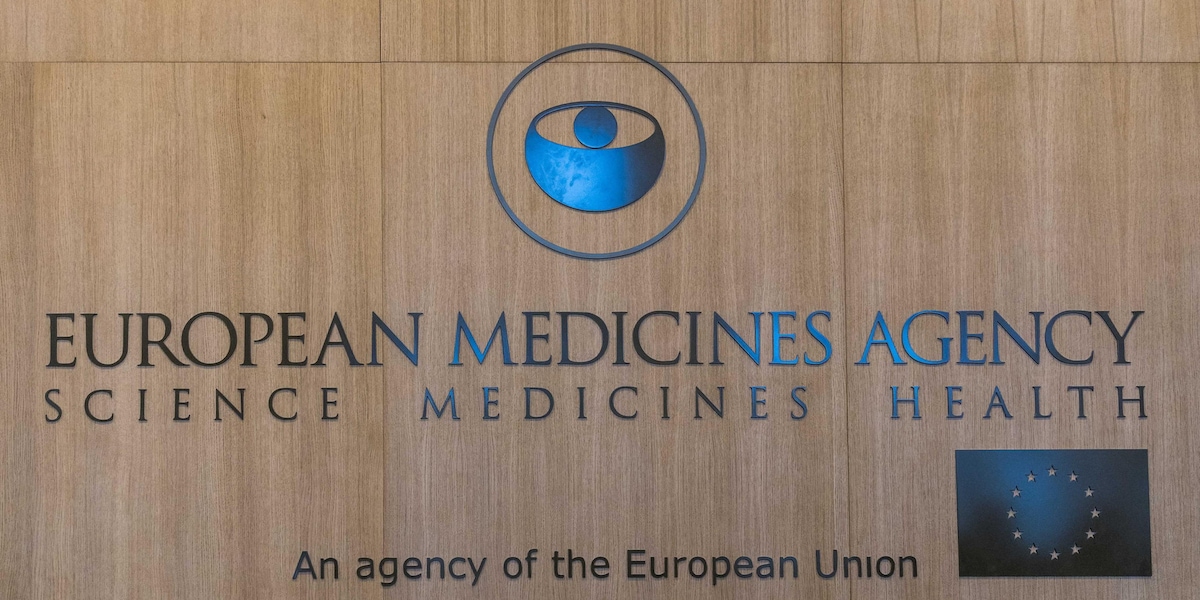 Ema: "Il vaccino AstraZeneca è valido per tutti"
