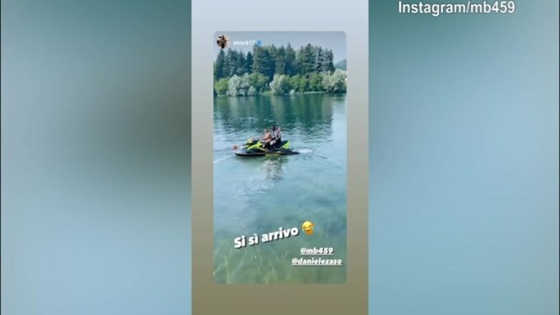 Balotelli, ma che fai? Resta a piedi con...la moto d'acqua