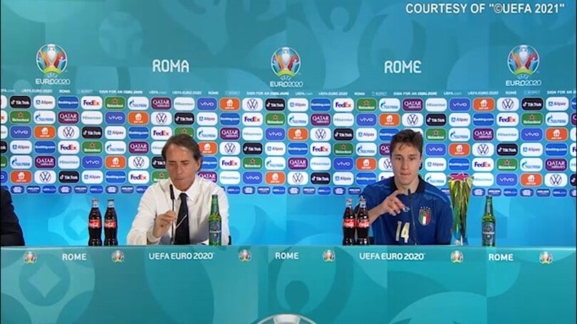 Mancini a Chiesa: "Hai giocato bene" e lui sorride