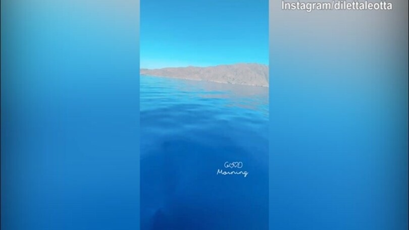 Il buongiorno di Diletta Leotta dal mare della Turchia