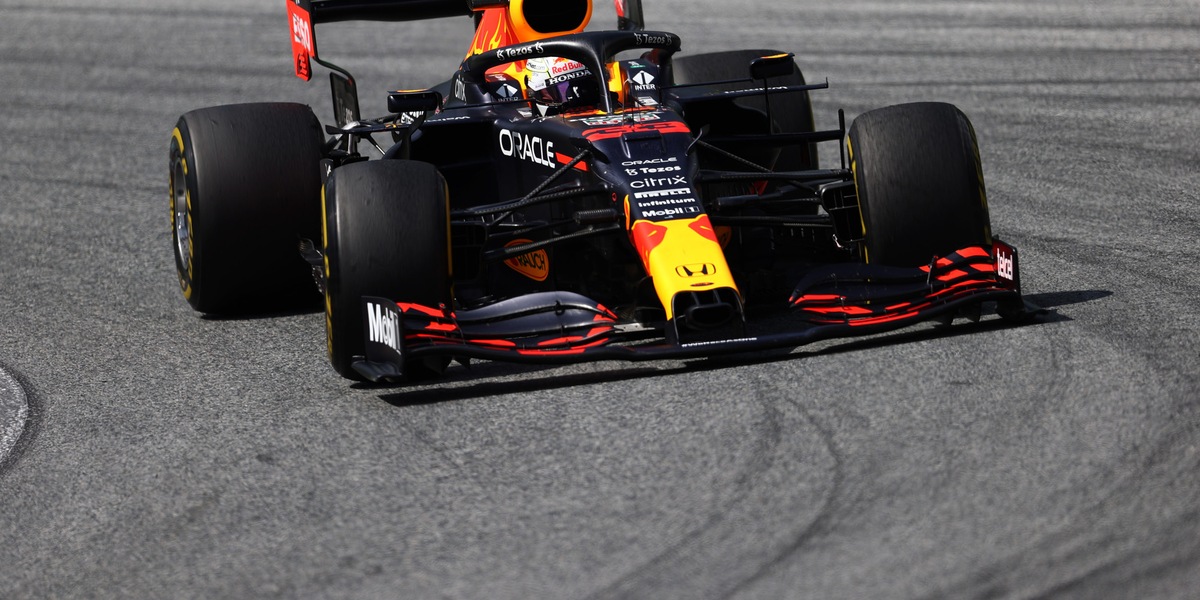 F1: la Fia bacchetta Red Bull dopo l'arrivo in sgommata di Verstappen