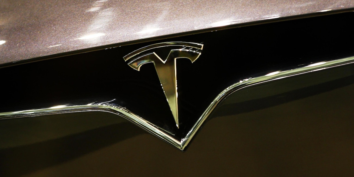 Tesla, problemi in Cina: ritirate 300 mila vetture