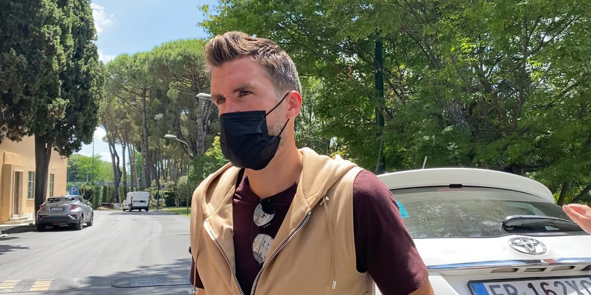 Cagliari, Strootman a Villa Stuart per le visite: “Bello ritrovare Nainggolan”