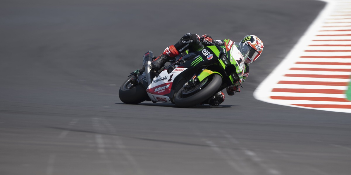 Superbike, Donington 2021: Rea vince la Superpole Race