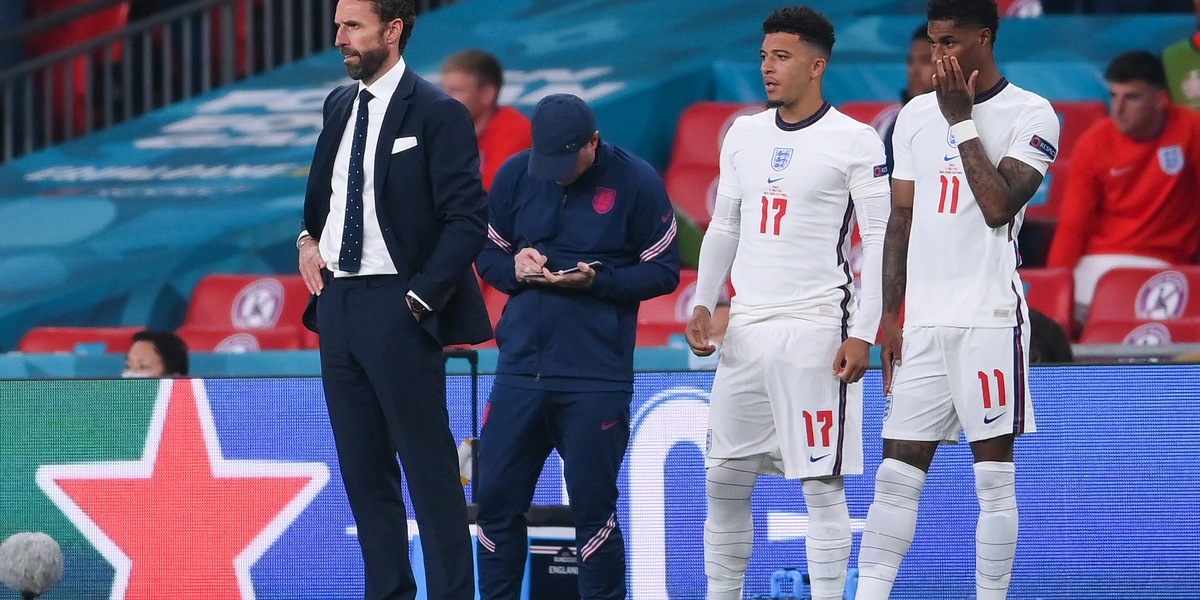 Furia Keane con due inglesi: "Non mandi un ragazzino a tirare il rigore!"