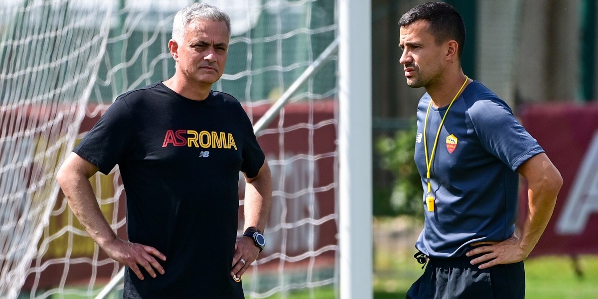 Roma, Mourinho può perdere il vice. I tifosi: “Chiamate De Rossi!”