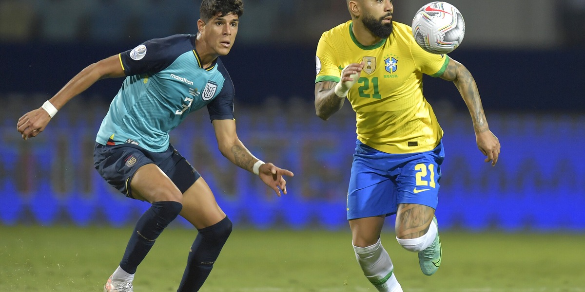 Sierra: "Hincapiè al Napoli? Grande club, gli piacerebbe"