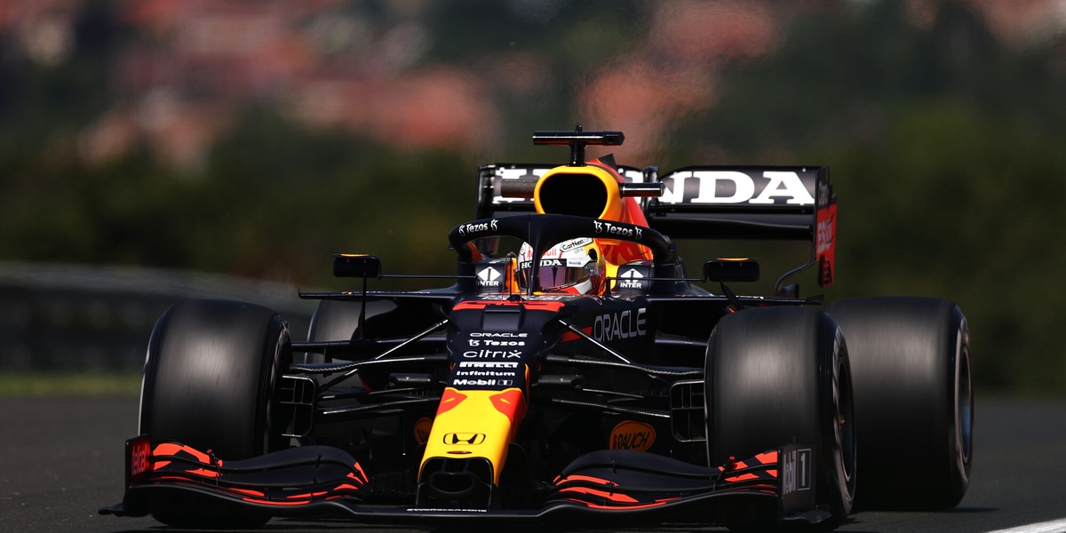 F1, Gp Ungheria: Verstappen torna il più veloce nelle FP1, Sainz 4°