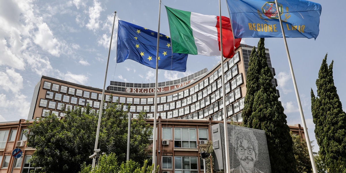 Regione Lazio, attacco hacker dall'estero: bloccate tutte le attività