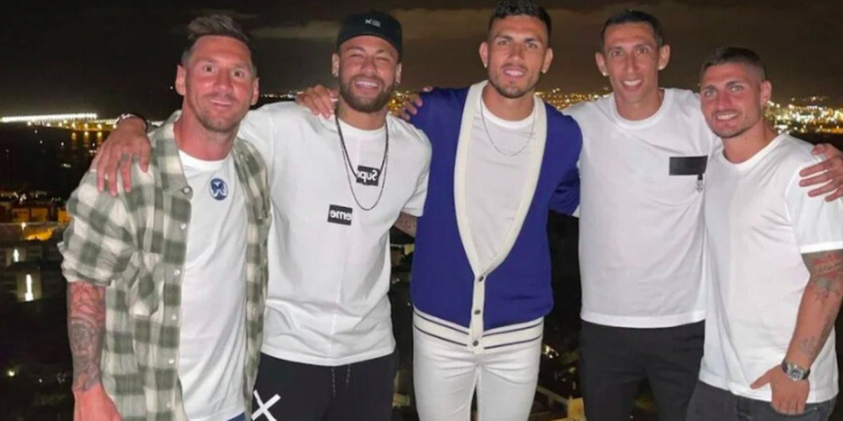 Messi e la foto con i giocatori del Psg: indizio sul futuro?