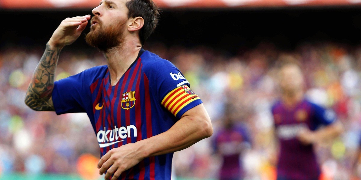 "Messi, il Psg prenota la Torre Eiffel per la presentazione"