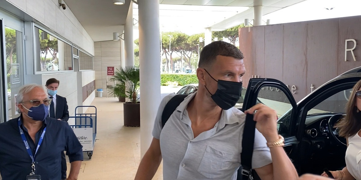 Roma, Dzeko vola a Milano: visite mediche e firma con l’Inter