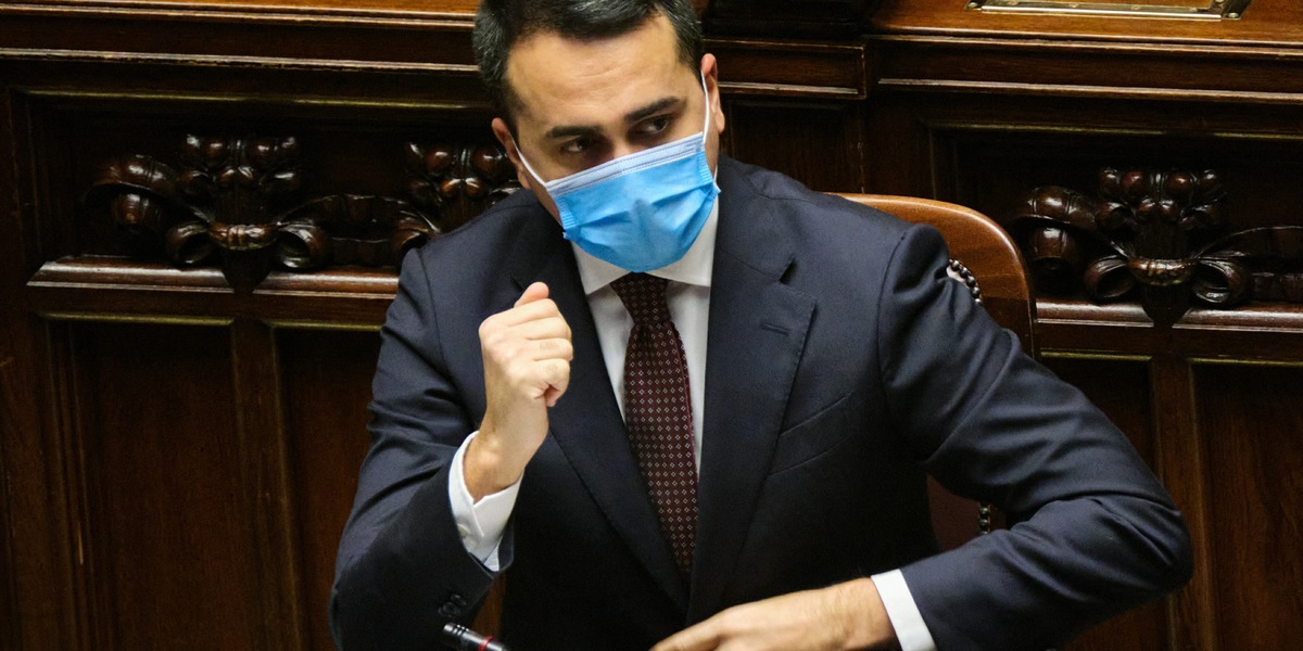 Afghanistan, Di Maio: "Pronti a lasciare l'ambasciata a Kabul"