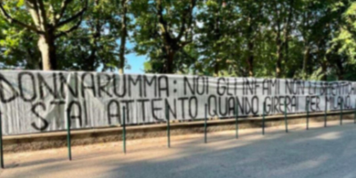 Striscioni choc contro Donnarumma: "Sei un infame"