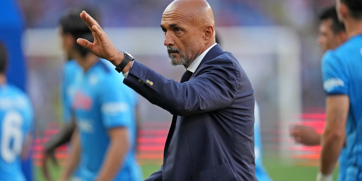 Napoli show col Genoa: magia di Fabian Ruiz e Petagna al fotofinish