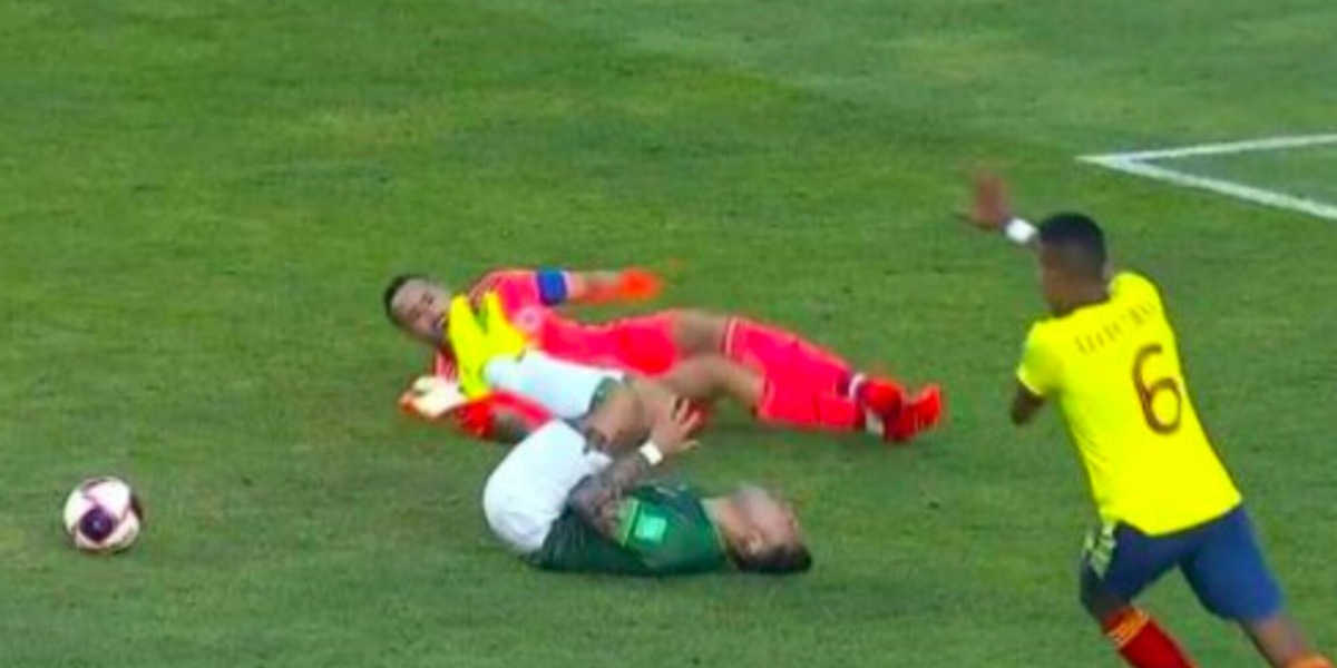 Napoli, dopo Meret paura per Ospina: esce zoppicando