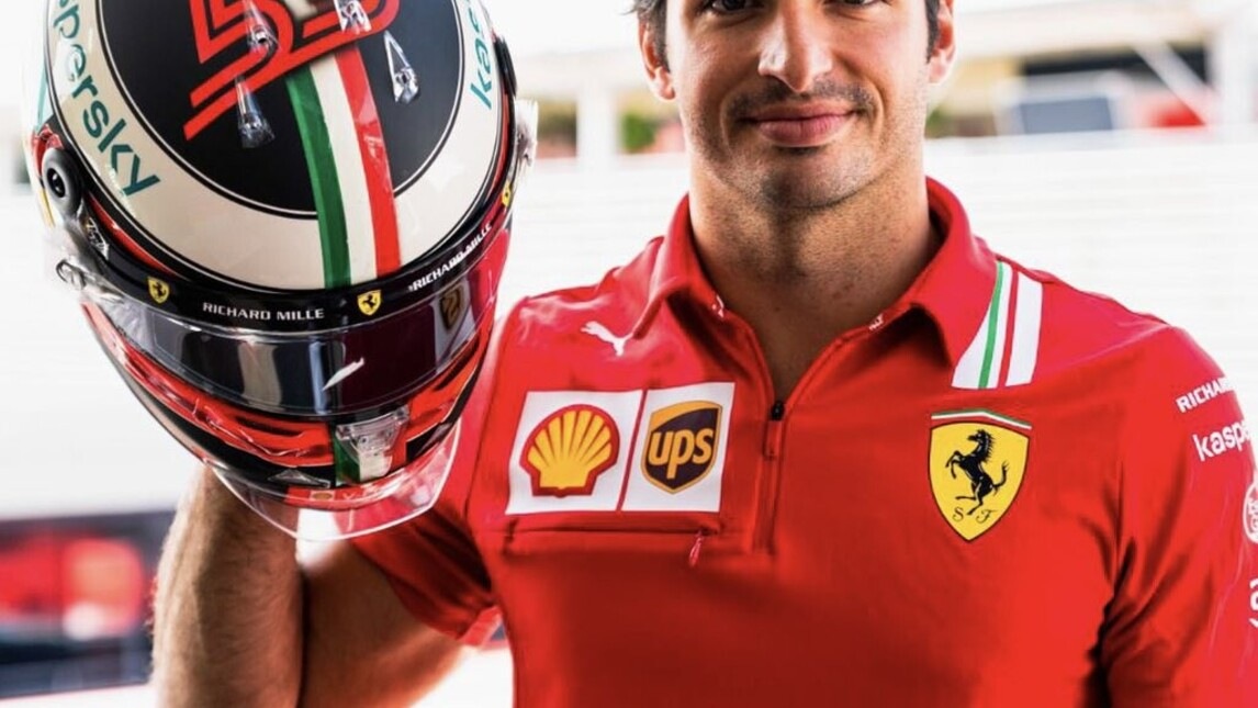 Sainz, il nuovo casco per il GP d'Italia è dedicato a Schumacher