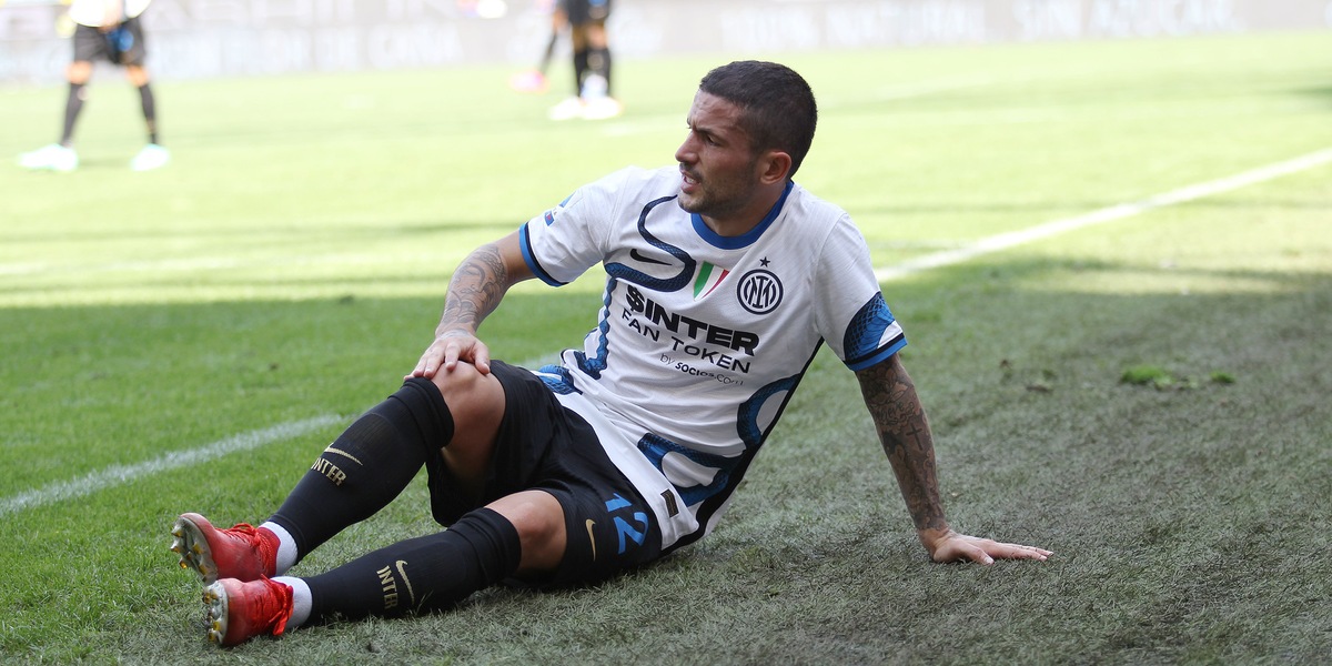 Inter, distrazione al legamento collaterale mediale per Sensi
