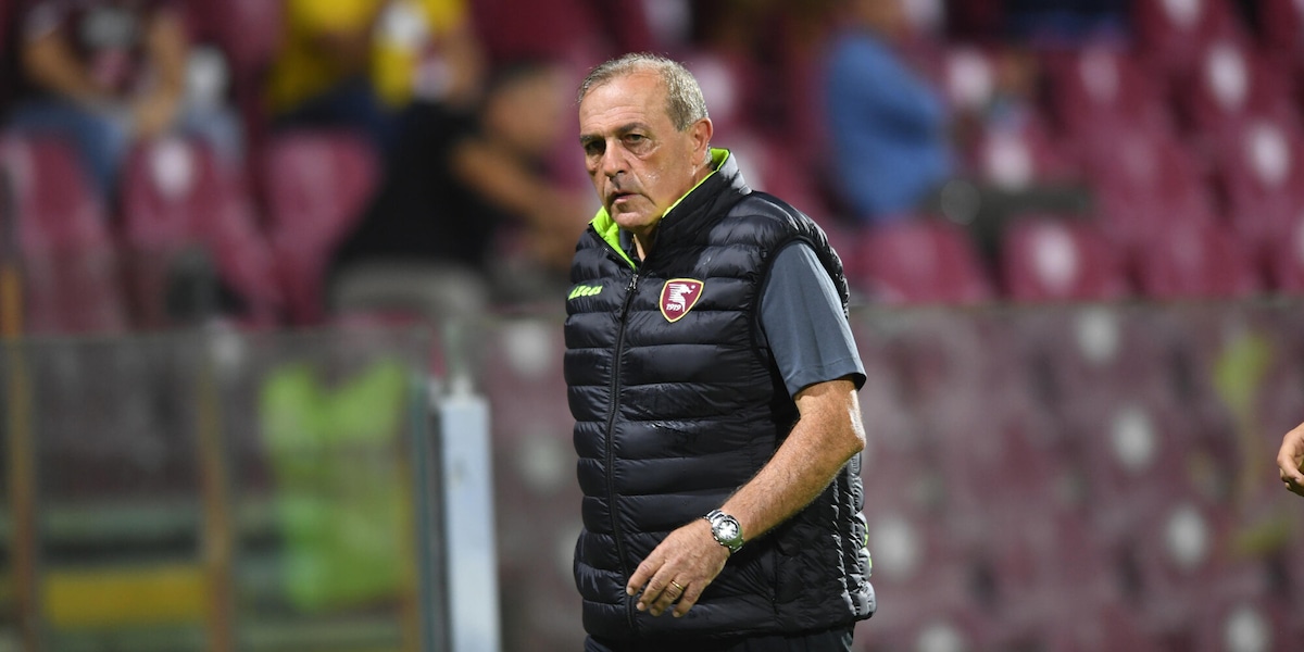 Salernitana, Castori: "Se giochiamo sempre così ci salviamo"