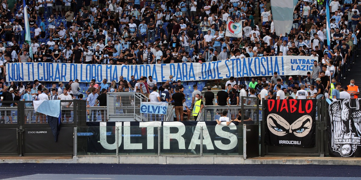 Lazio, i tifosi con Strakosha: striscione in Curva Nord