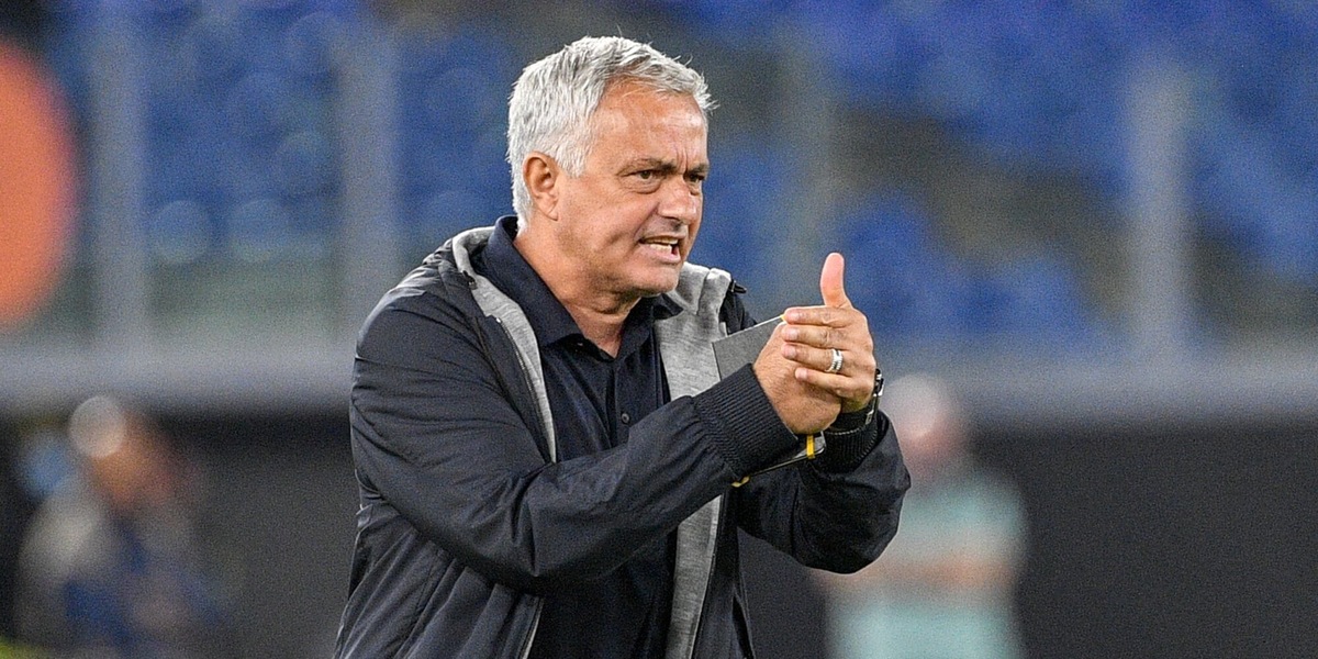 Roma, Mourinho: "Derby senza Pellegrini? L'arbitro ha fatto una cag..."