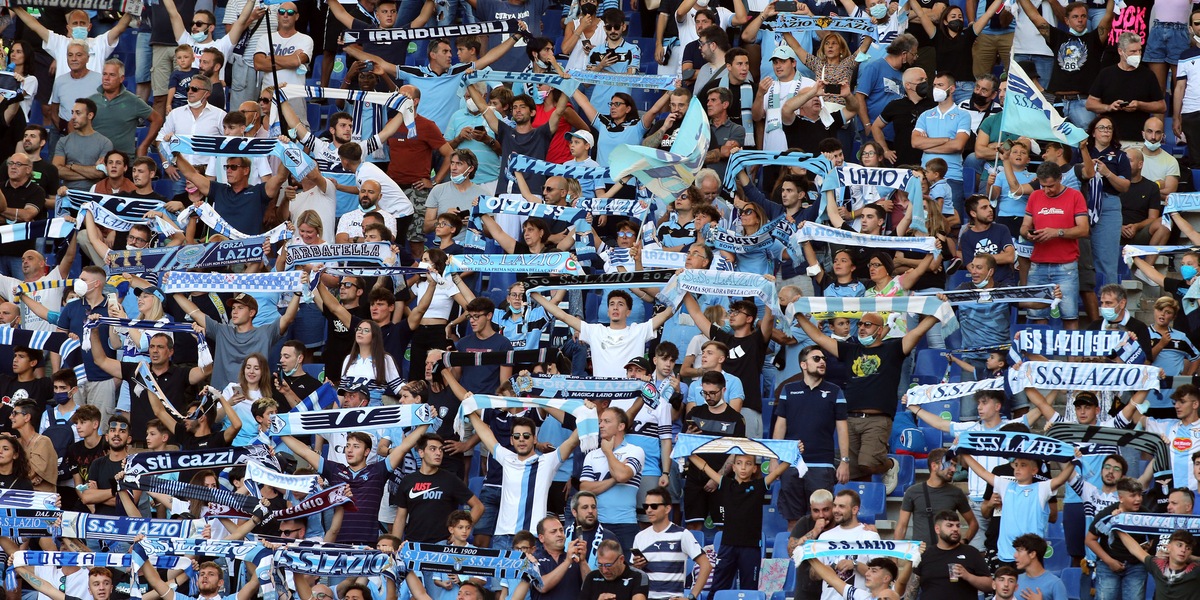 Lazio-Roma, Olimpico caldo: in 30mila per il derby