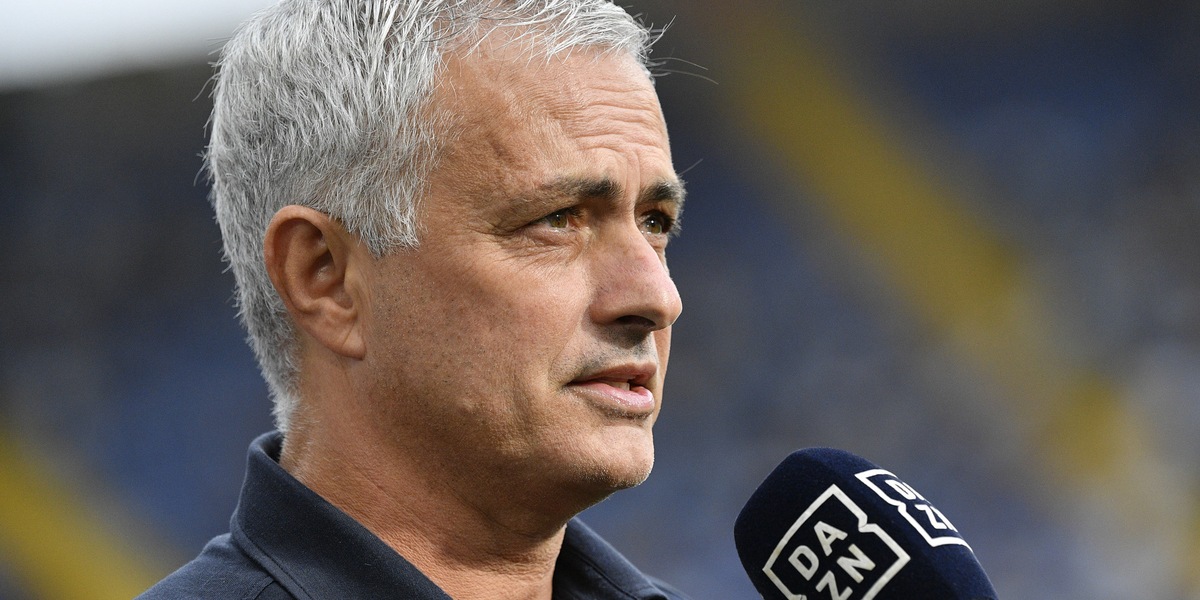 Mourinho: "Il derby si vince con un equilibrio tra razionalità ed emotività"
