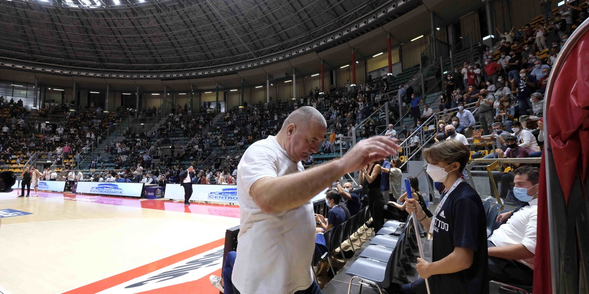 Basket, Fortitudo Bologna: Jasmin Repesa si dimette