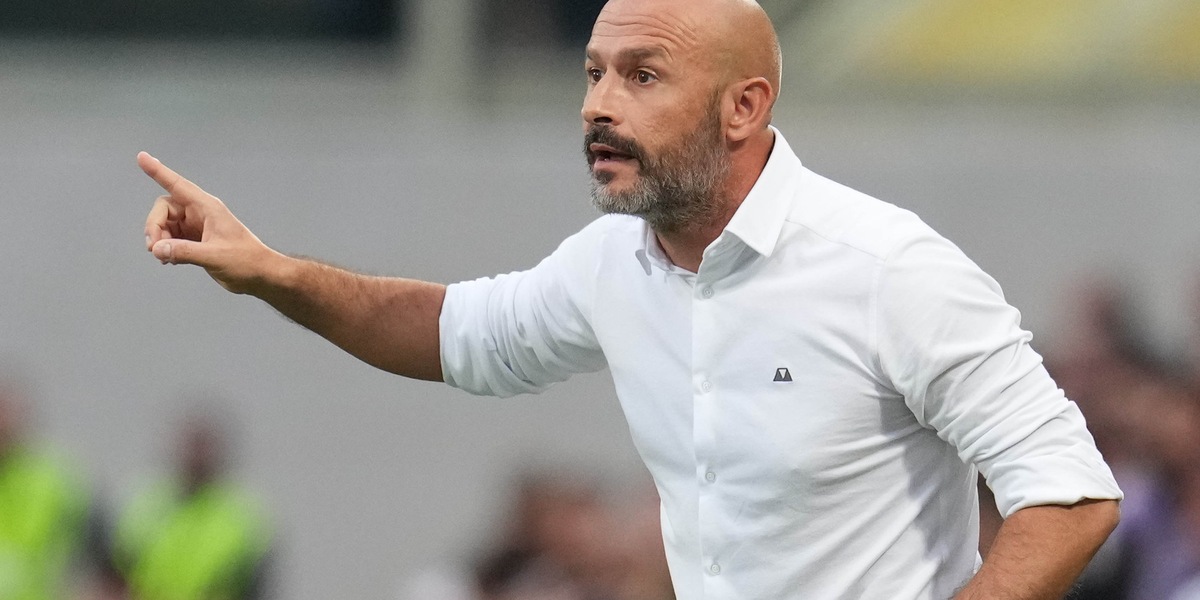 Fiorentina, Italiano: "I tifosi sostengano Vlahovic"