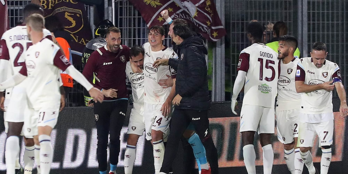 Salernitana, non si fermano i contagi: due calciatori positivi al Covid