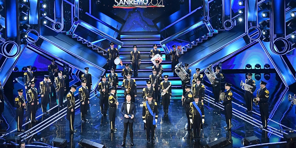 Sanremo, Amadeus cambia il regolamento: ecco tutte le novità