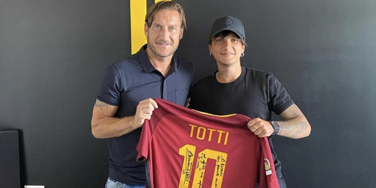 Totti, l'emozionante dedica di Ultimo al suo idolo