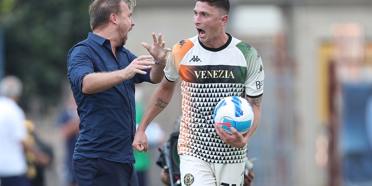 Venezia, Caldara: "Con la Roma vogliamo fare una grande gara"