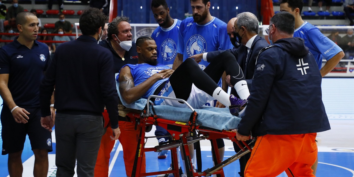 Il Napoli perde Elegar: ko al tendine rotuleo del ginocchio