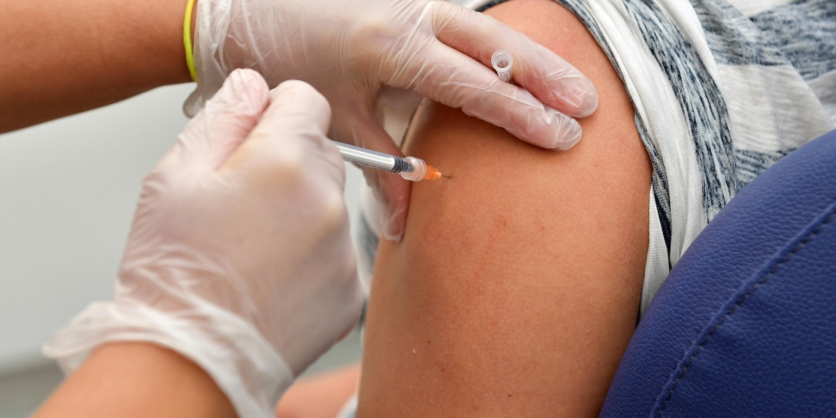 Covid, parla Abrignani: perché è importante la terza dose di vaccino