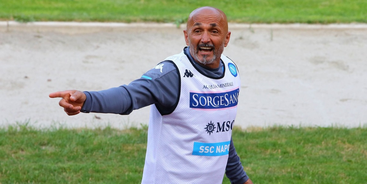 Spalletti tra selfie e mozzarelle: ecco la sua giornata a Napoli