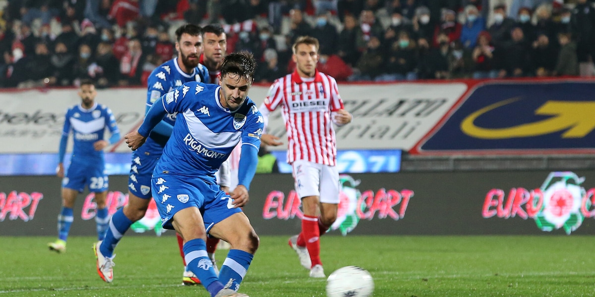 Serie B, il Brescia sale al primo posto grazie al 3-2 sul Vicenza