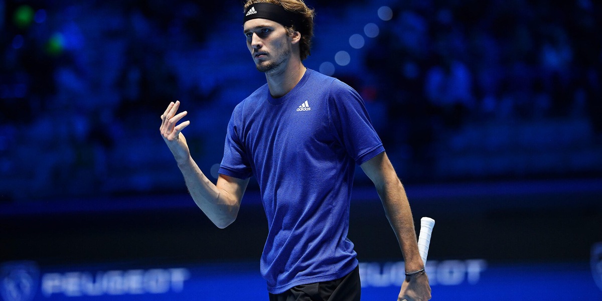 Atp Finals, Djokovic in ginocchio: in finale ci va Zverev