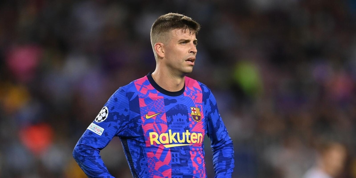 Barcellona, Piqué ai compagni: "Restate a terra, perdete tempo"