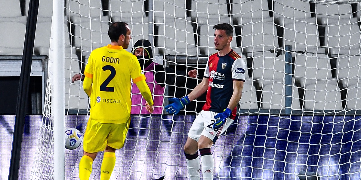 Cagliari, Cragno e Godin saltano la trasferta di Verona