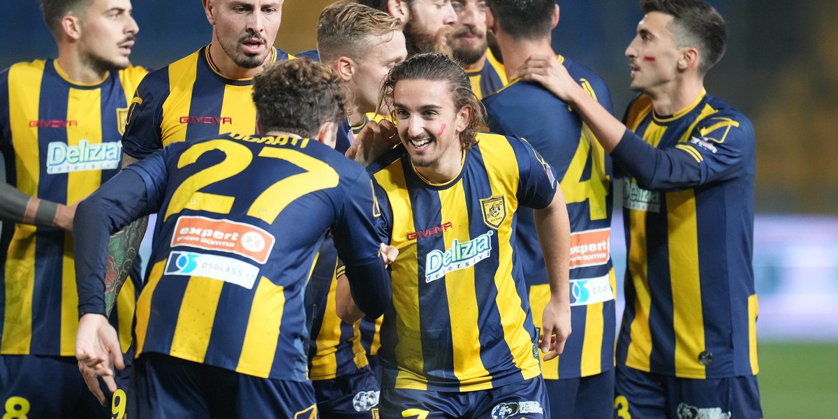 Serie C, Juve Stabia: Bentivegna-Stoppa firmano il 3-2 al Taranto