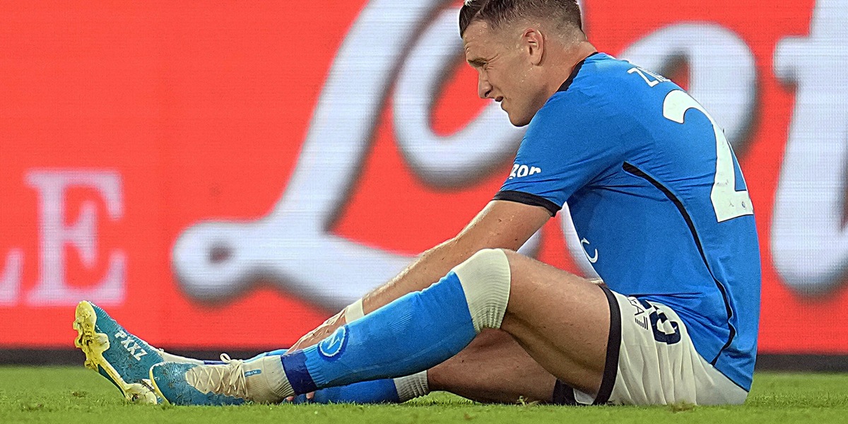 Napoli-Empoli, Zielinski esce al 22' per un problema respiratorio