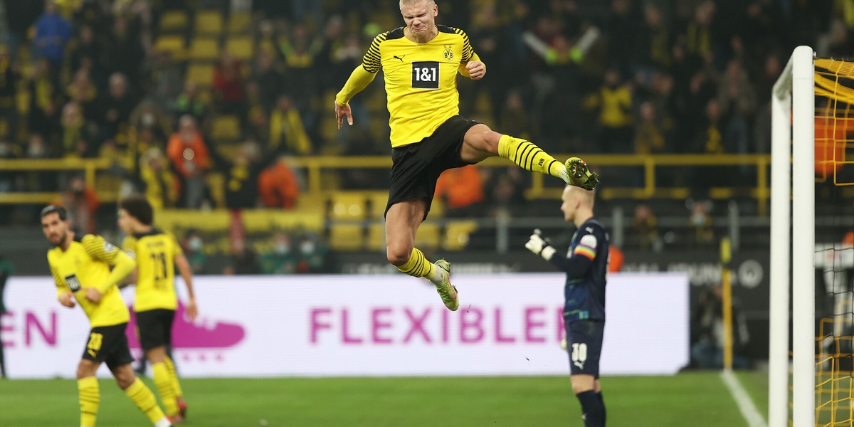Haaland trascina il Dortmund. Al Leverkusen non basta Schick