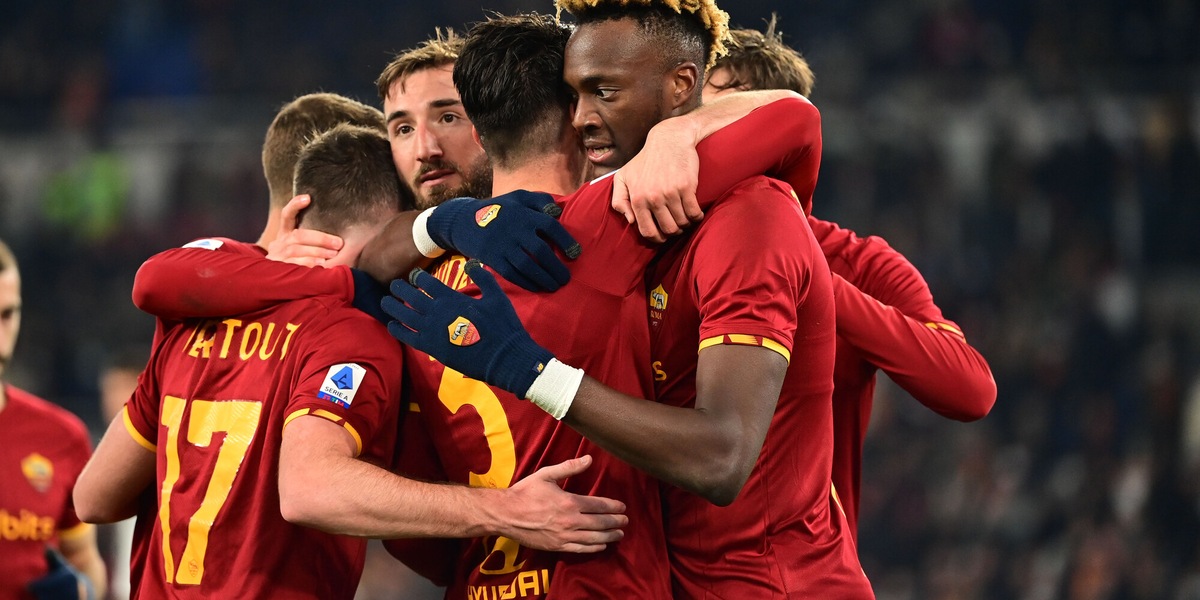 La Roma fa gruppo: compleanno a casa Ibanez e cena stellata da Mancini