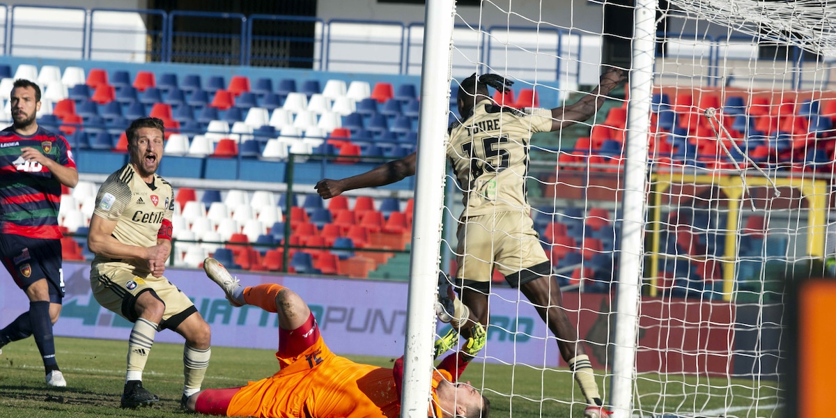 Serie B, il Pisa corre forte: espugnata Cosenza 2-0. Ok la Cremonese