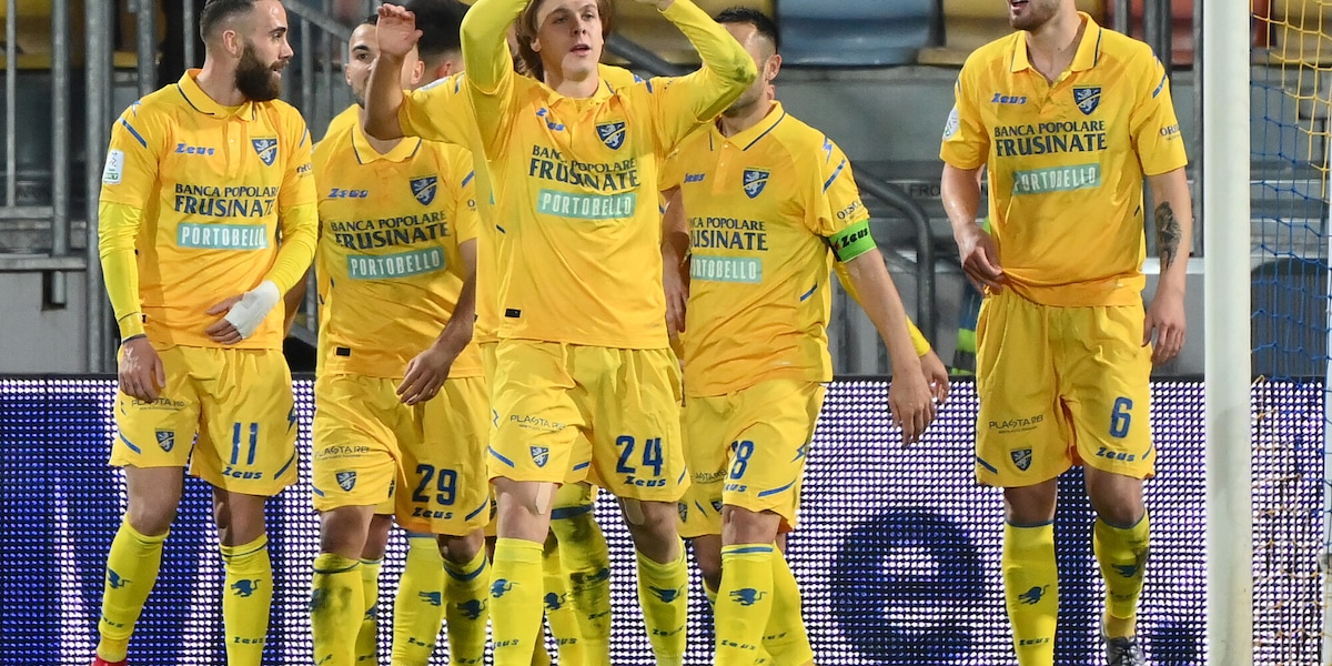 Serie B, il Frosinone torna a respirare: annientata la Spal 4-0