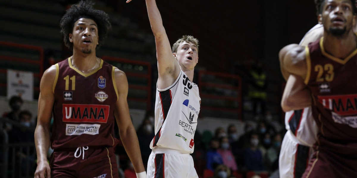 Reyer Venezia, quarto ko di fila: Tortona vince 77-65